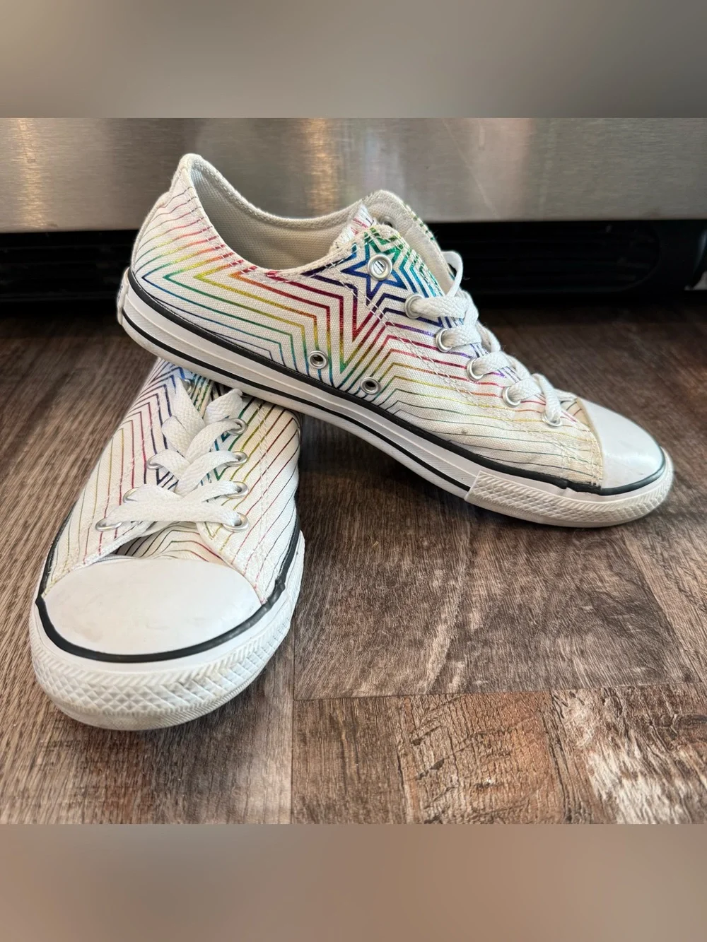 Converse Chuck Taylor All Star Low Junior Size 6 Lace Up Iridescent Rainbow Star